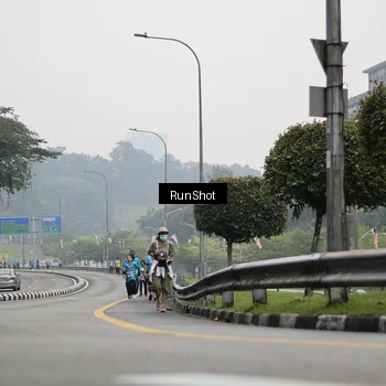 Runner Photo 7037228
