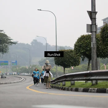 Runner Photo 7037233