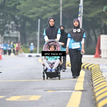 Runner Photo 7037234
