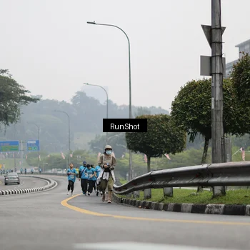 Runner Photo 7037244