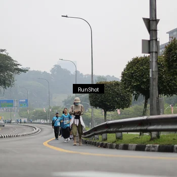 Runner Photo 7037246