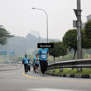 Runner Photo 7037247