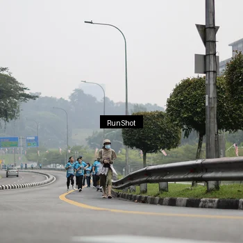 Runner Photo 7037249