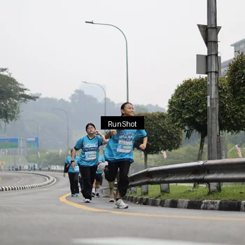 Runner Photo 7037258