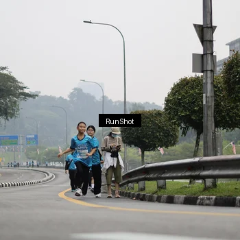 Runner Photo 7037263