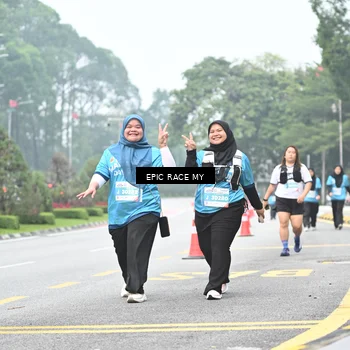 Runner Photo 7037284