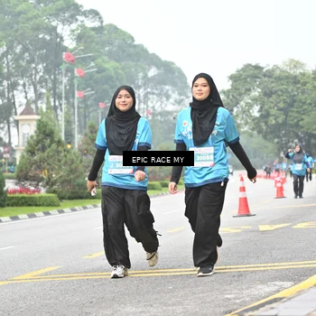 Runner Photo 7037313