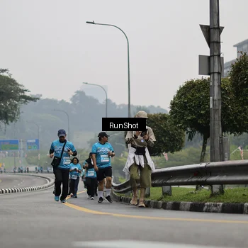 Runner Photo 7037319