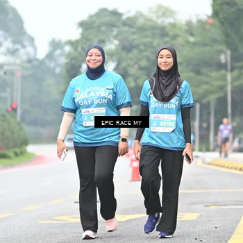 Runner Photo 7037343