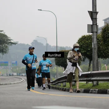 Runner Photo 7037346