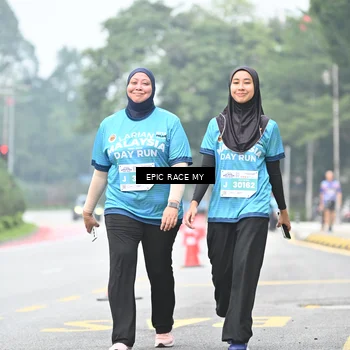 Runner Photo 7037348
