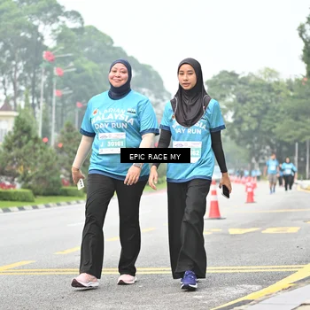 Runner Photo 7037353