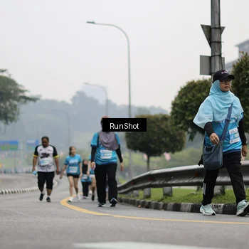Runner Photo 7037360
