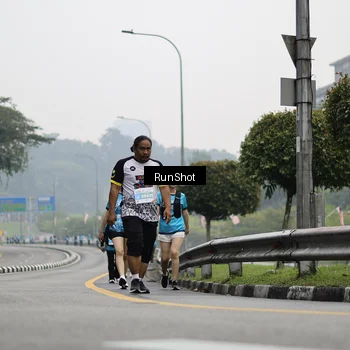 Runner Photo 7037363