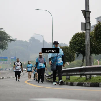 Runner Photo 7037364