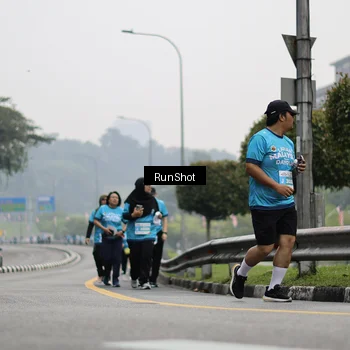 Runner Photo 7037374