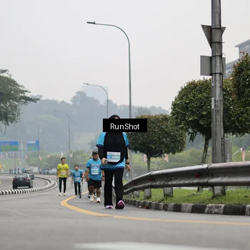 Runner Photo 7037383
