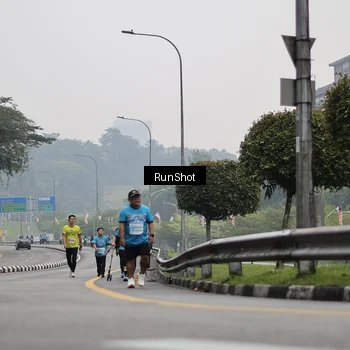 Runner Photo 7037385