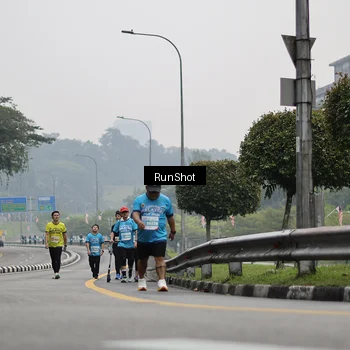 Runner Photo 7037387