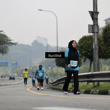 Runner Photo 7037389