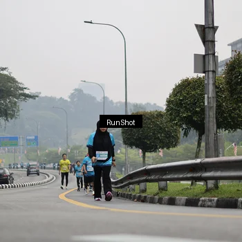Runner Photo 7037390