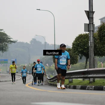Runner Photo 7037393