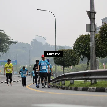 Runner Photo 7037397