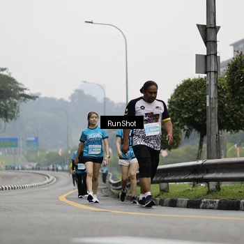 Runner Photo 7037400