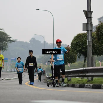 Runner Photo 7037406