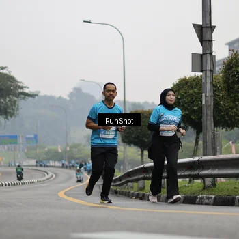 Runner Photo 7037410