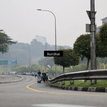 Runner Photo 7037420