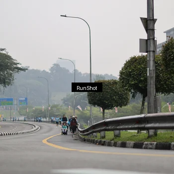 Runner Photo 7037430