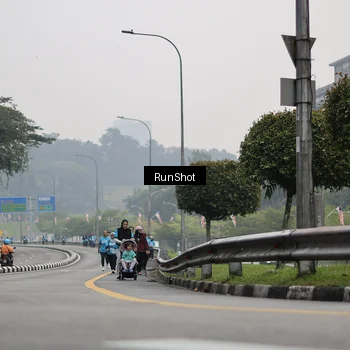Runner Photo 7037432