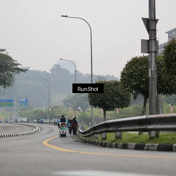 Runner Photo 7037439