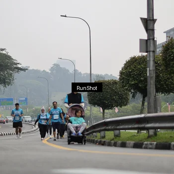 Runner Photo 7037440