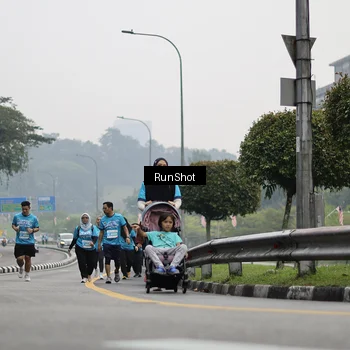 Runner Photo 7037441