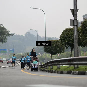 Runner Photo 7037442