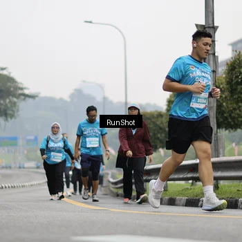 Runner Photo 7037443