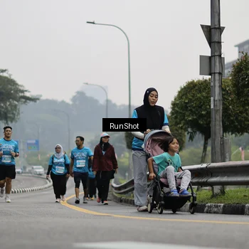 Runner Photo 7037444