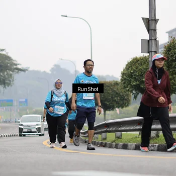Runner Photo 7037446