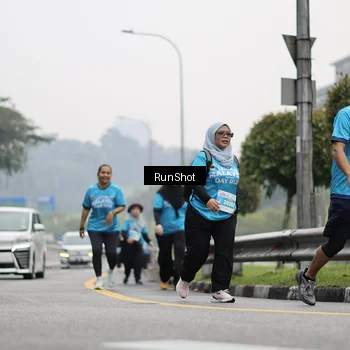 Runner Photo 7037449