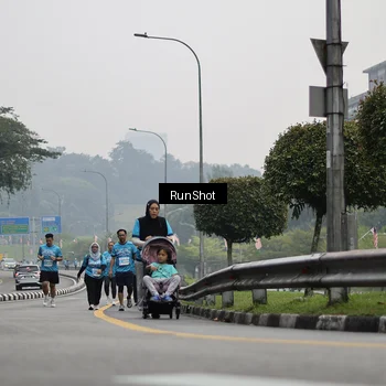 Runner Photo 7037450