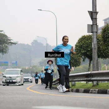 Runner Photo 7037451