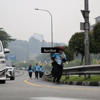 Runner Photo 7037465