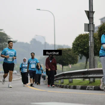 Runner Photo 7037481