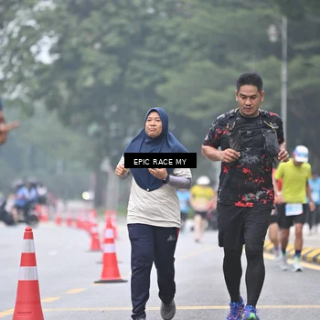 Runner Photo 7037498