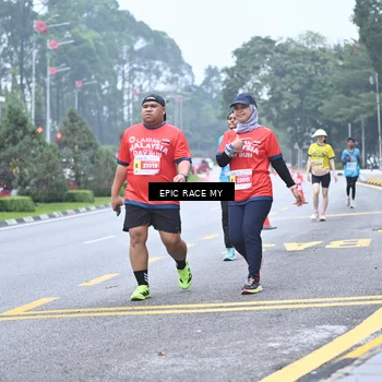 Runner Photo 7037541