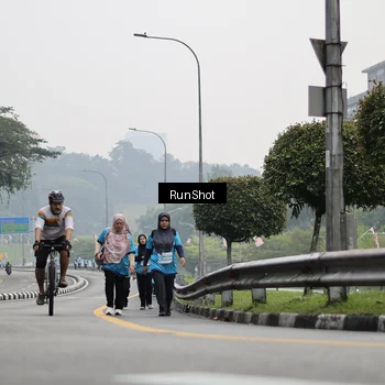 Runner Photo 7037546