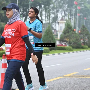 Runner Photo 7037547
