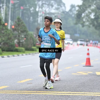 Runner Photo 7037564